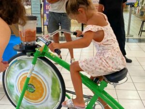 evento-bicicleta-batidora-licuadora-12 Evento Empresa - Bicicleta Smoothie - Bicicleta batidora