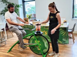 evento-bicicleta-batidora-licuadora-7 Evento Empresa - Bicicleta Smoothie - Bicicleta batidora