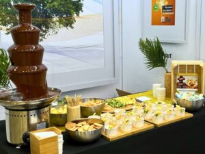 4x3-eventos-empresas-comerciales-fuente-de-chocolate-5 Evento Fuente de chocolate